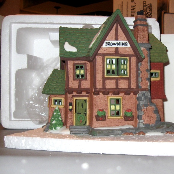 Dickens' Village Portobello Road Thatched Cottages - Picture 2 of 7